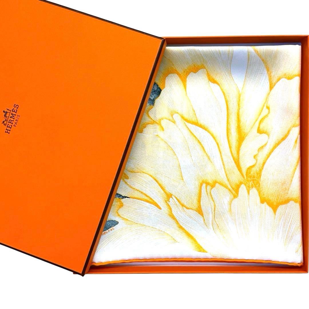 極希少 極美品 エルメス シルクスカーフ カレ90 ピヴォワンヌの影 花柄