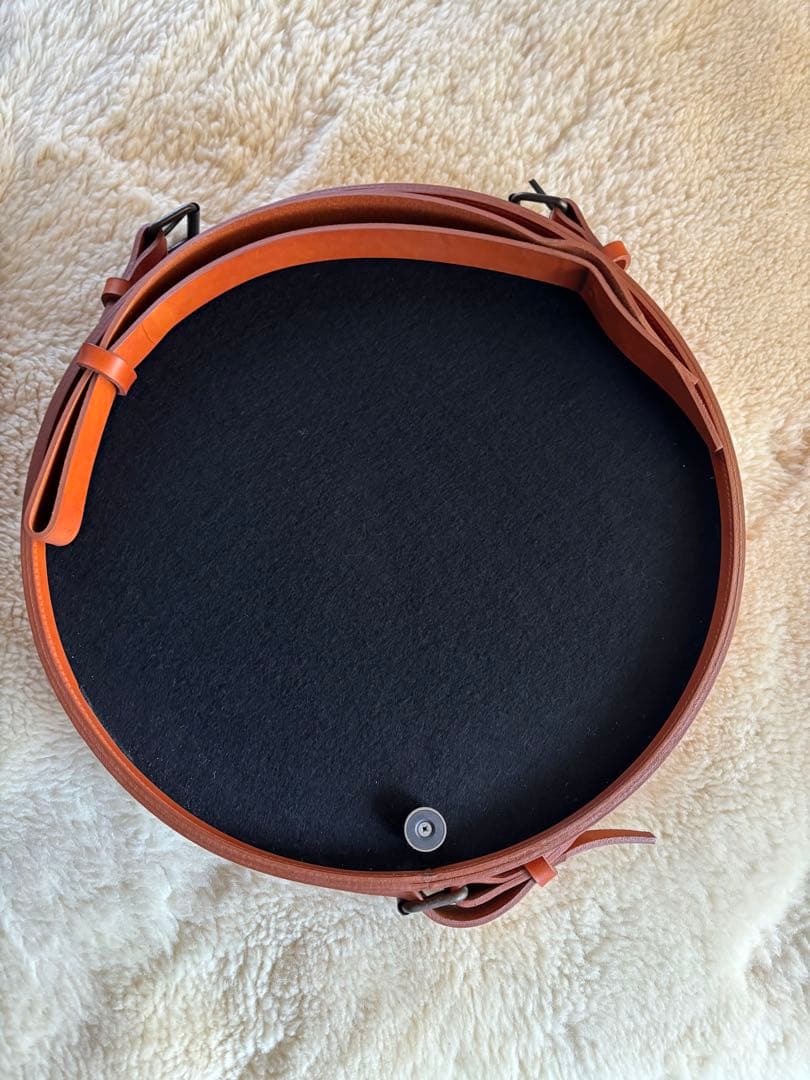 イタリアンレザーベルト壁掛けミラー