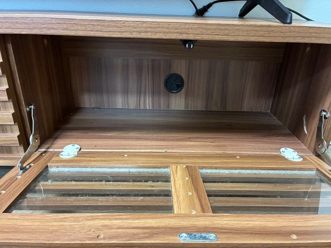 す*ず様 【値下げ可能です】ブラウン木製スラットデザインテレビ台