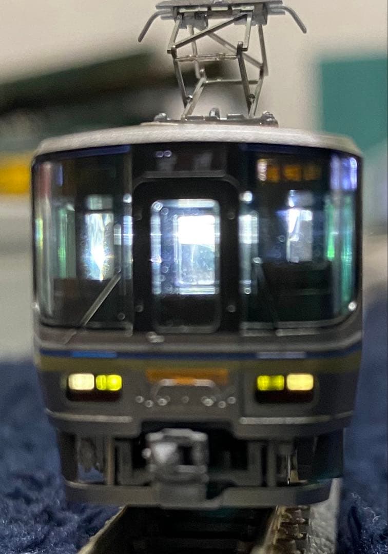 223系5500番台タイプ　Nゲージ加工品　TOMIXベース　動力付、室内灯入