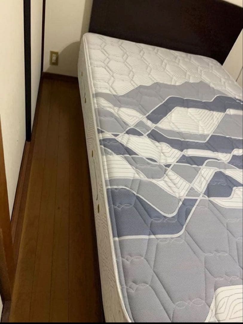 Simmons セミダブルベッド 収納付き・マットレス美品【直接引き取り可】