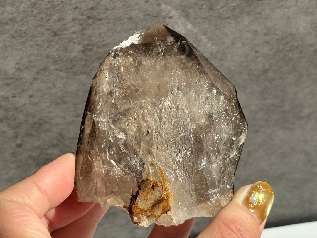 《ヒマラヤ＊スモーキークォーツ・虹だらけナチュラルポイント・二次結晶共生》