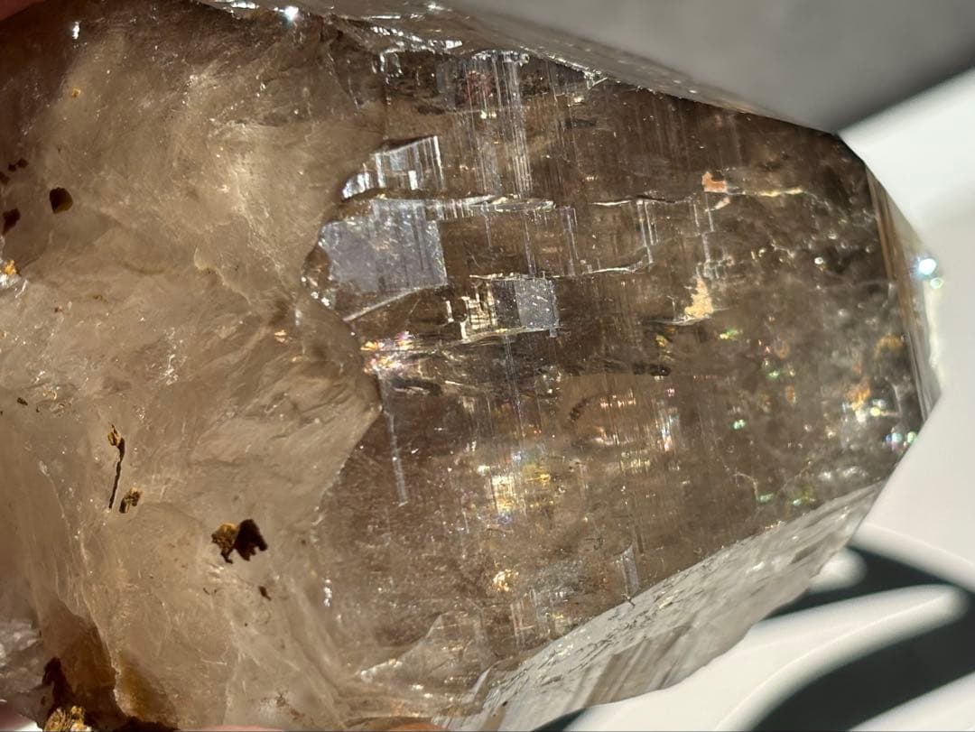 《ヒマラヤ＊スモーキークォーツ・虹だらけナチュラルポイント・二次結晶共生》