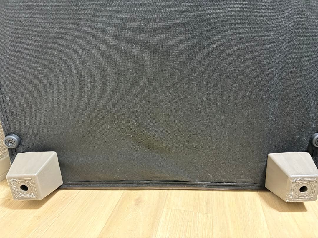 ブラウン合成皮革2人掛けソファ　オットマン　クッション2つ