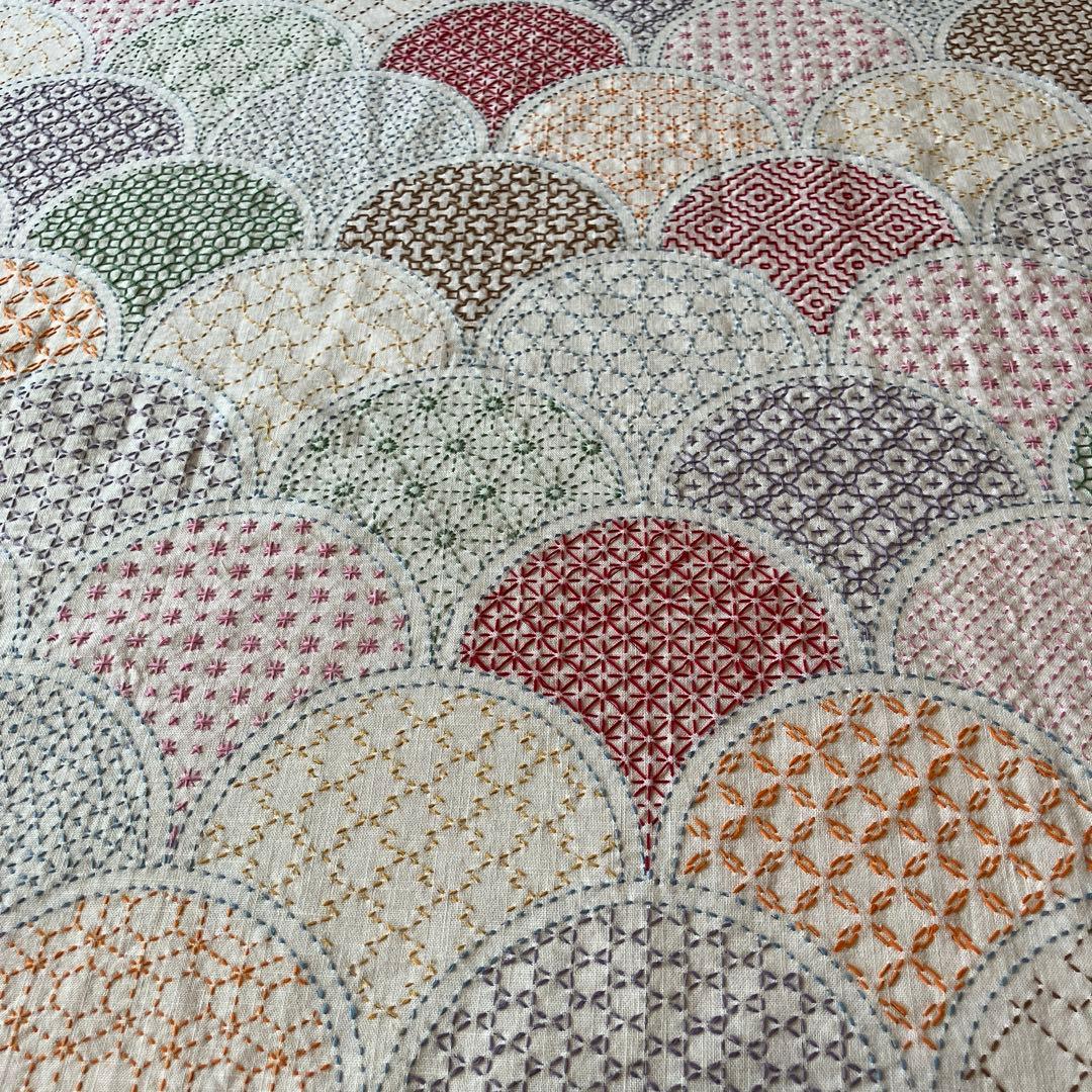 ホビーラホビーレ♡ 刺し子のサンプラークロス《青海波》　完成品