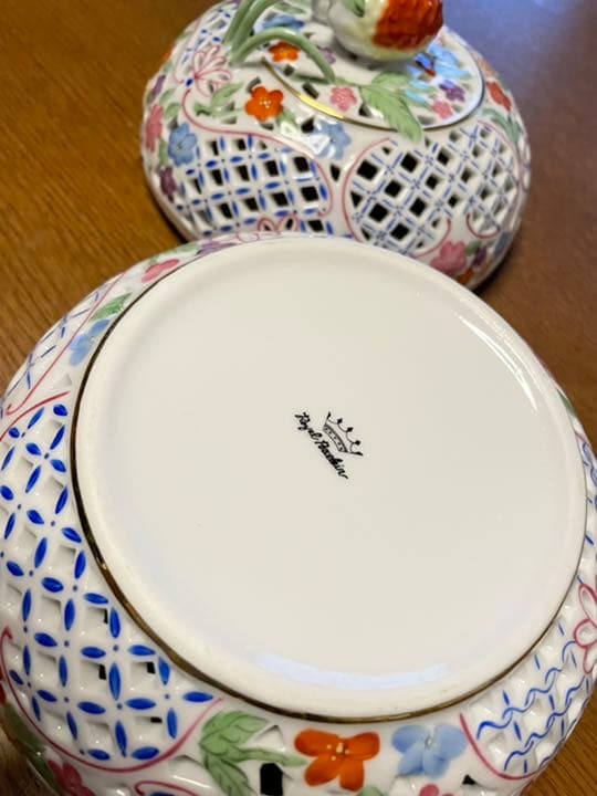 ロイヤルポーセリン Porcelain  透かしボンボン入れ