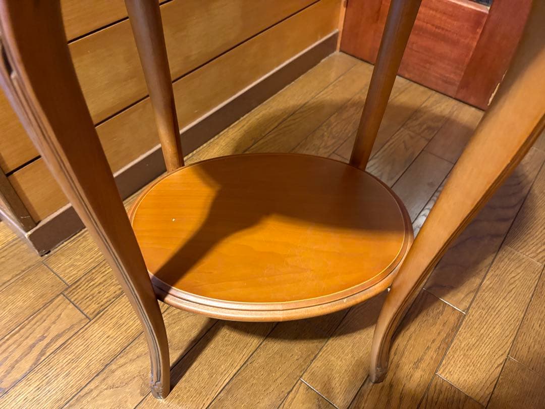 サイドテーブル・大理石調？