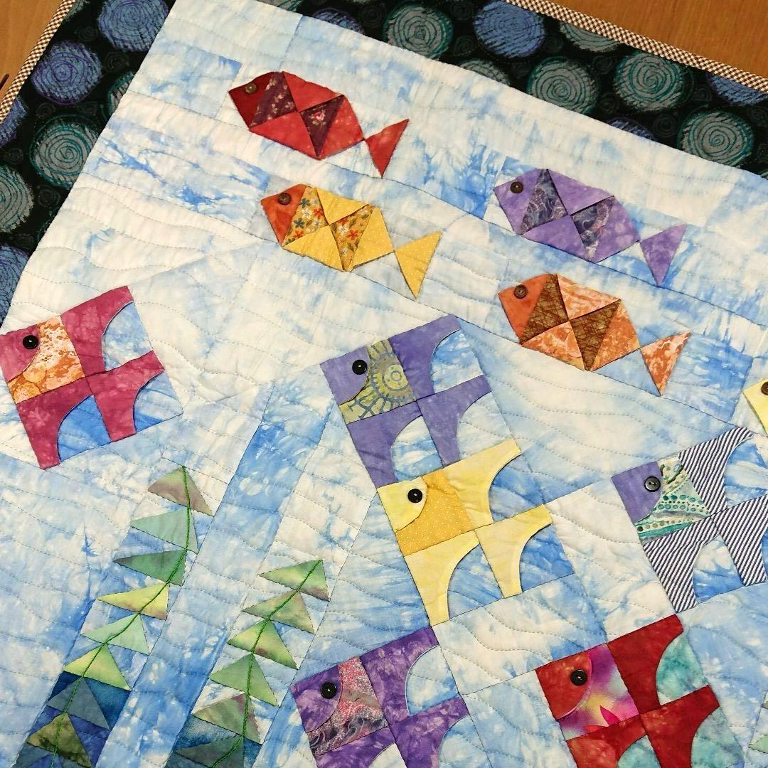 ハンドメイド パッチワーク キルト タペストリー 魚 - メルカリ