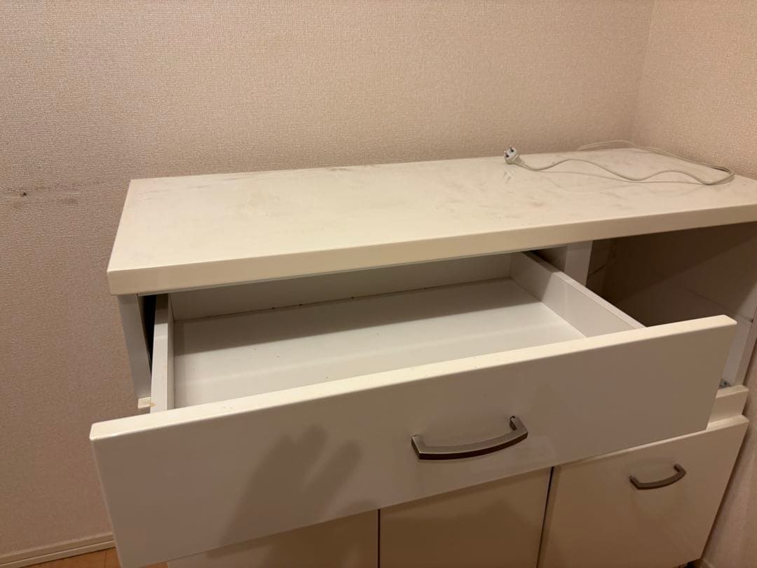 ニトリ　キッチンボード　食器棚