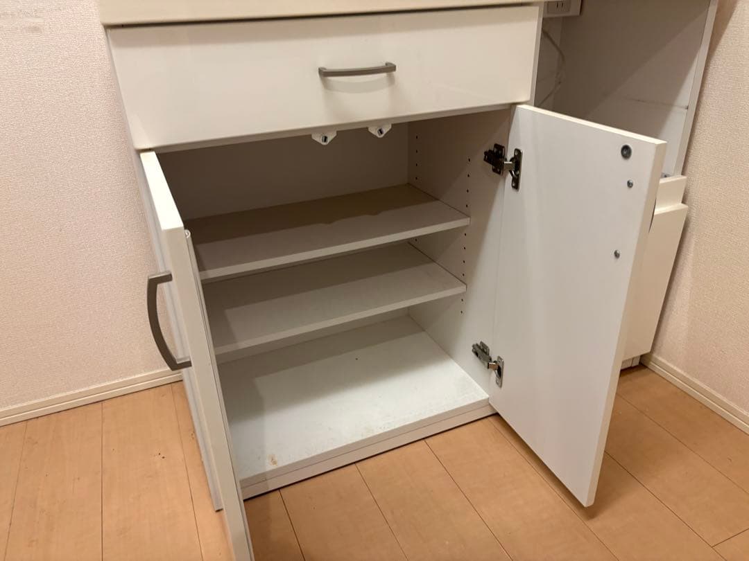 ニトリ　キッチンボード　食器棚