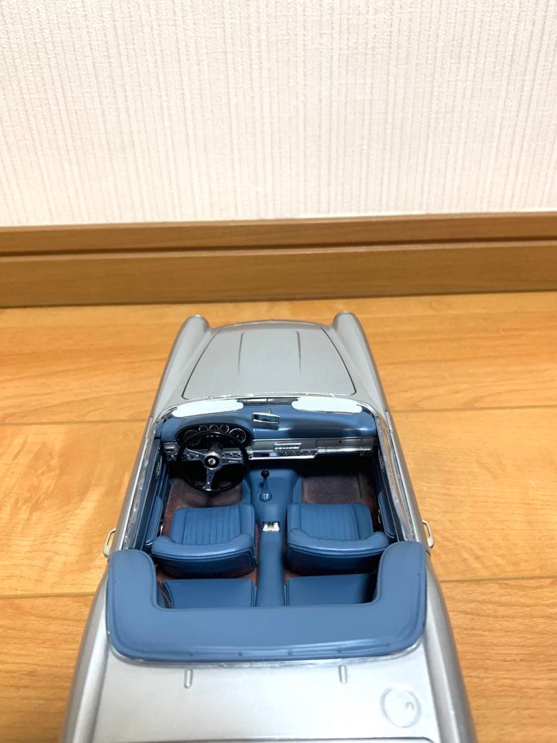 ミニカー Maserati 3500GT Vignale (1959) 1:18