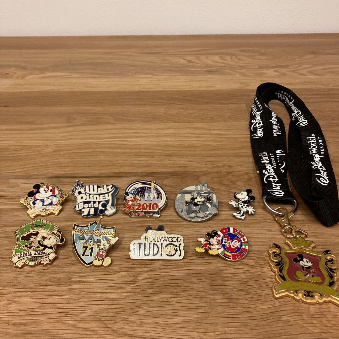 フロリダウォルトディズニーワールド ピンバッジ9個 ネックストラップ