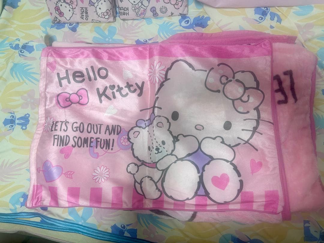 最終値下げ！新品 キティちゃん ブランケット 布団カバー 枕カバー 袋セット