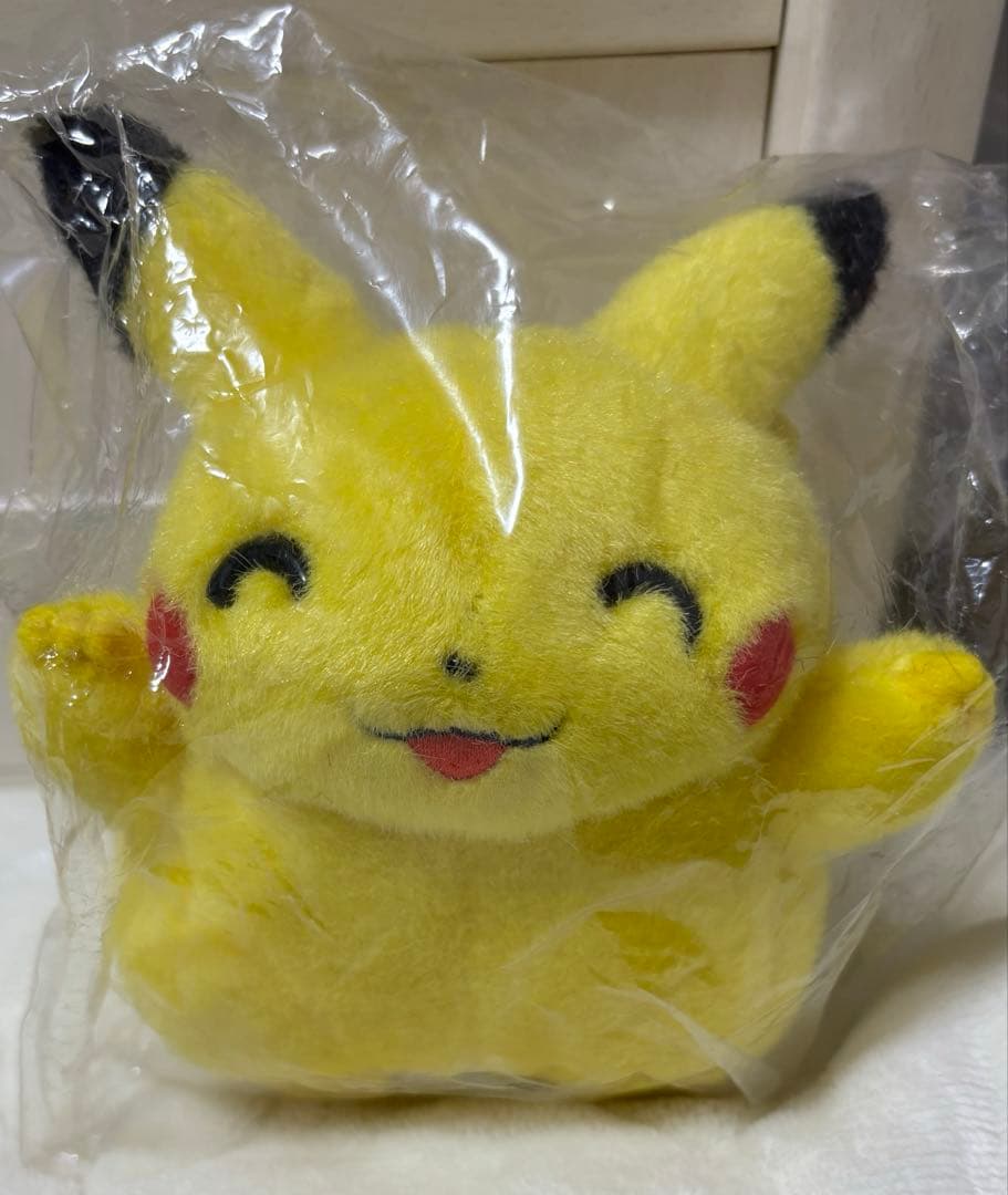 初期ピカチュウ ぬいぐるみ