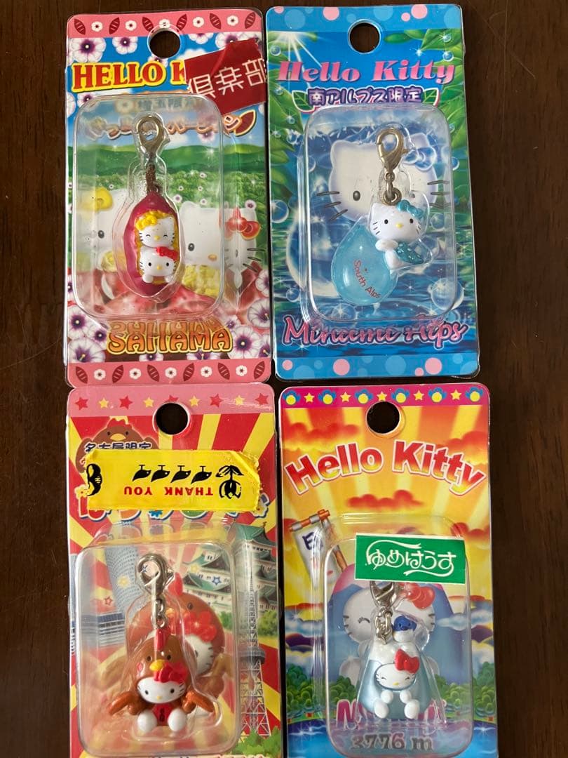ハローキティご当地キティ根付けチャームまとめ売り➕【開封6点おまけ付き】計26点