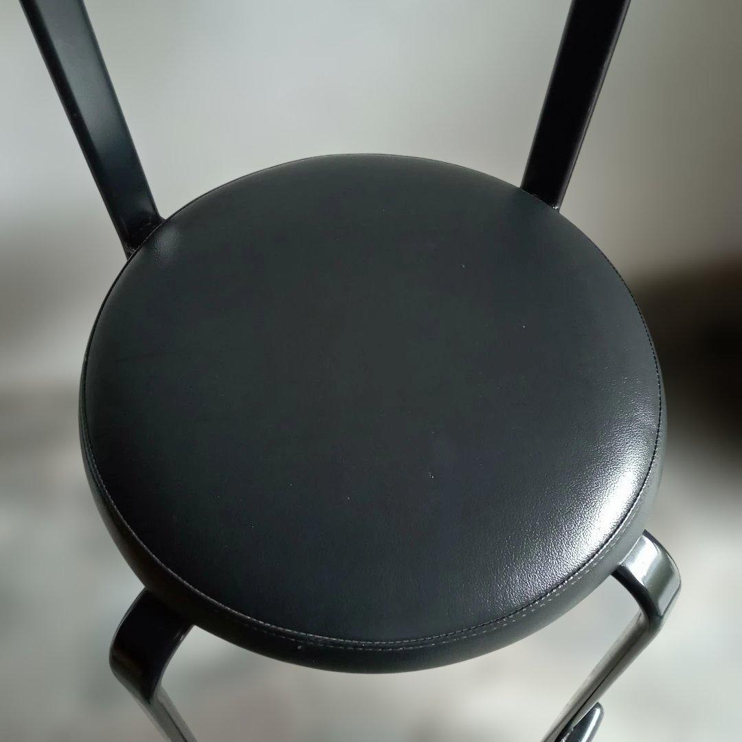 黒のバースツール　カウンタースツール　チェアー　昭和レトロ　ヴィンテージ