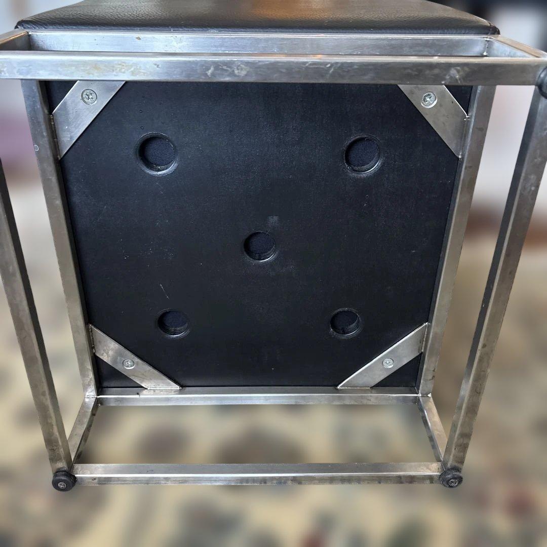 ブラックレザー スクエア型オットマン　イタリア製