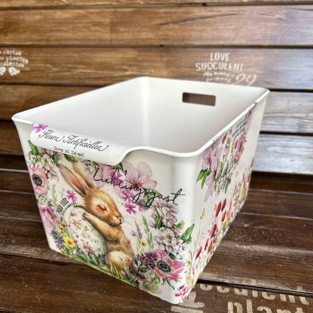 Yoさまご購入済　取手付きボックス 白色たまごを抱いたうさぎさんと ピンクのお花