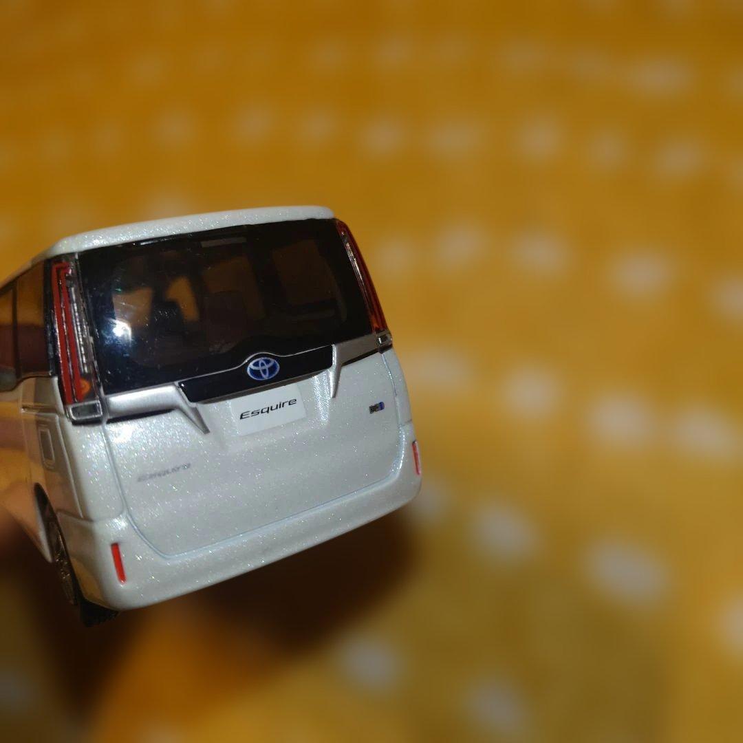 Esquire ミニカー 070 ホワイトパールクリスタルシャイン 模型 www