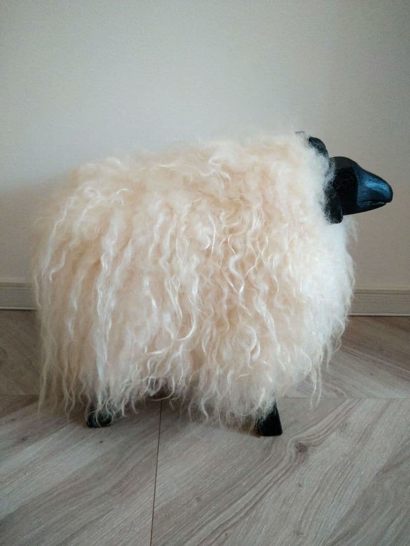 シープスキン　オットマン