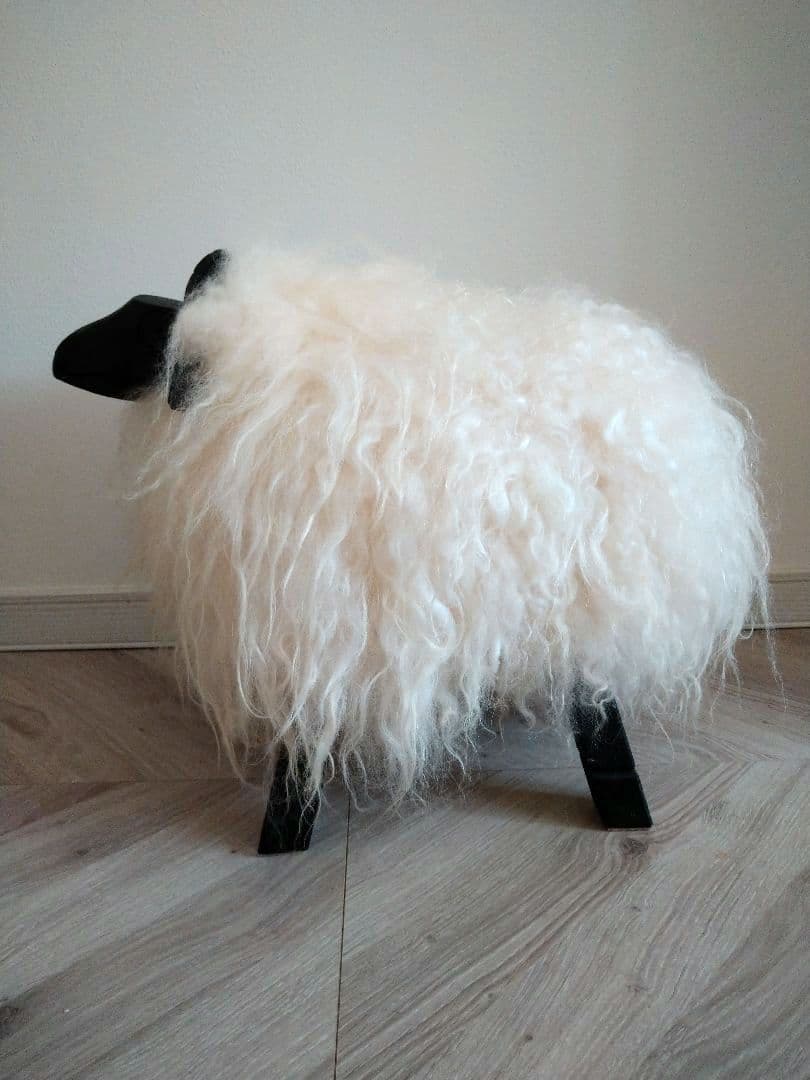 シープスキン　オットマン