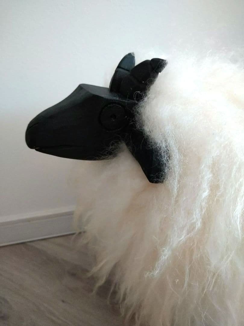 シープスキン　オットマン