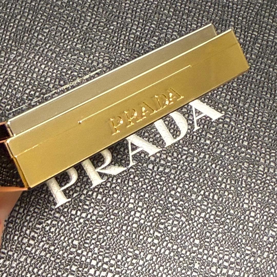 一度のみお試し！ほぼ新品！プラダ　PRADA リセット　セッティングパウダー