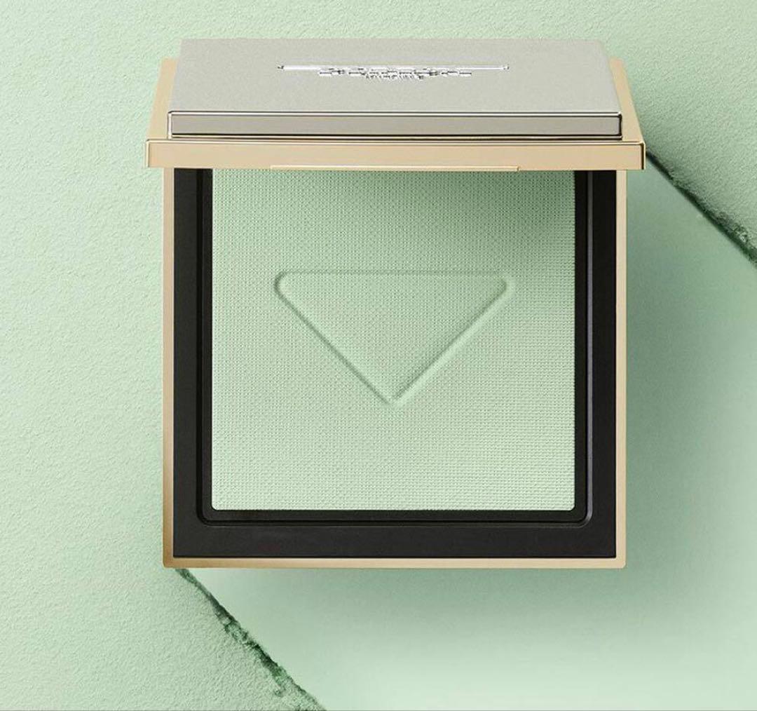 一度のみお試し！ほぼ新品！プラダ　PRADA リセット　セッティングパウダー