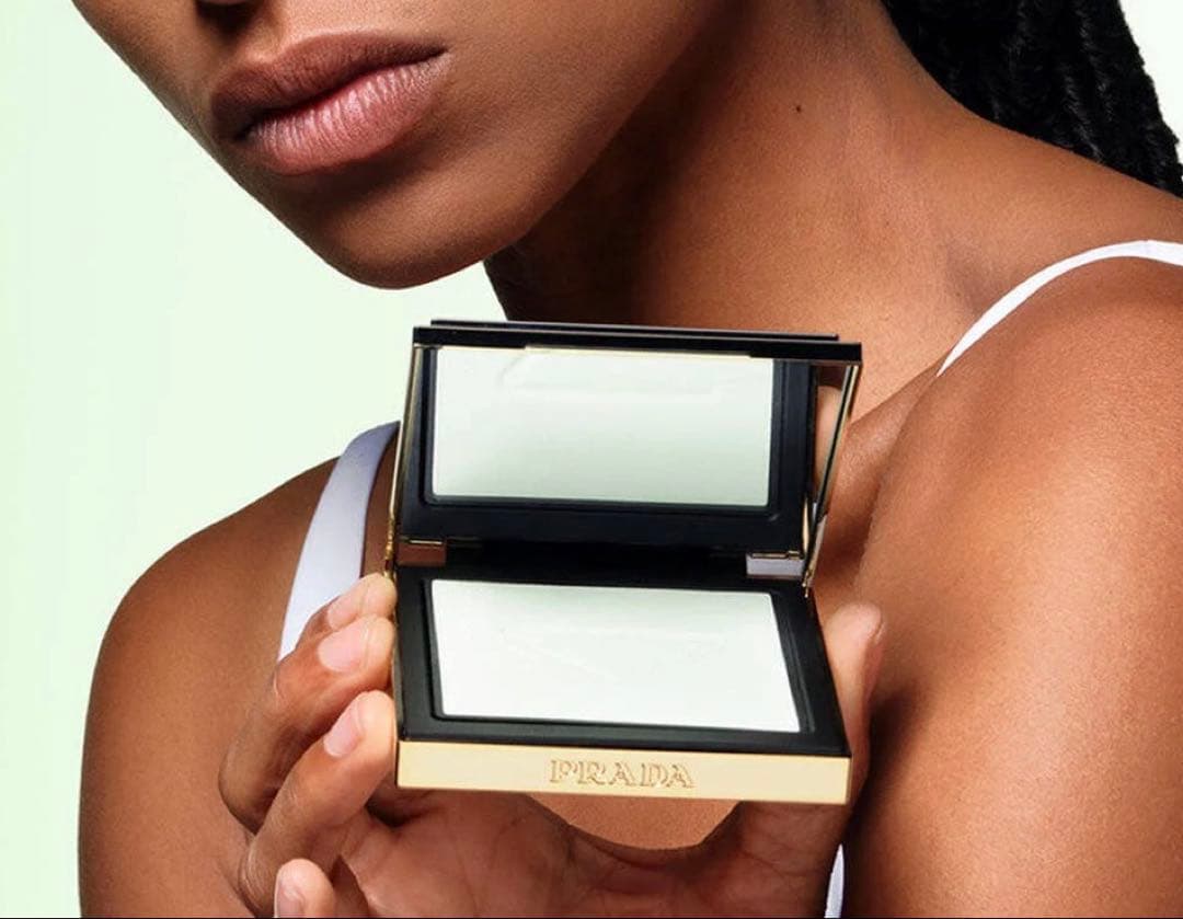 一度のみお試し！ほぼ新品！プラダ　PRADA リセット　セッティングパウダー