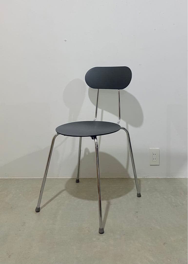 無印良品 スチールチェア・樹脂座 ダークグレー | マリオリナ チェア