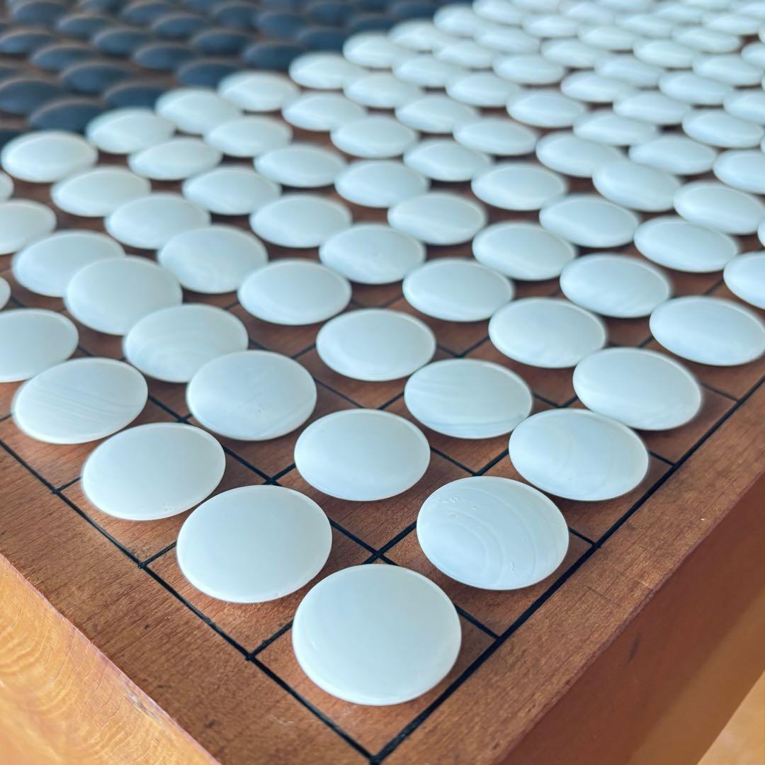 天然木 碁盤セット 蛤白147・黒184 本格仕様 盤裏ヘソ付 - メルカリ