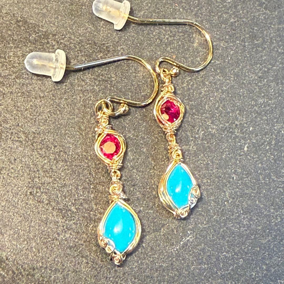 ターコイズとルビーのロングピアス