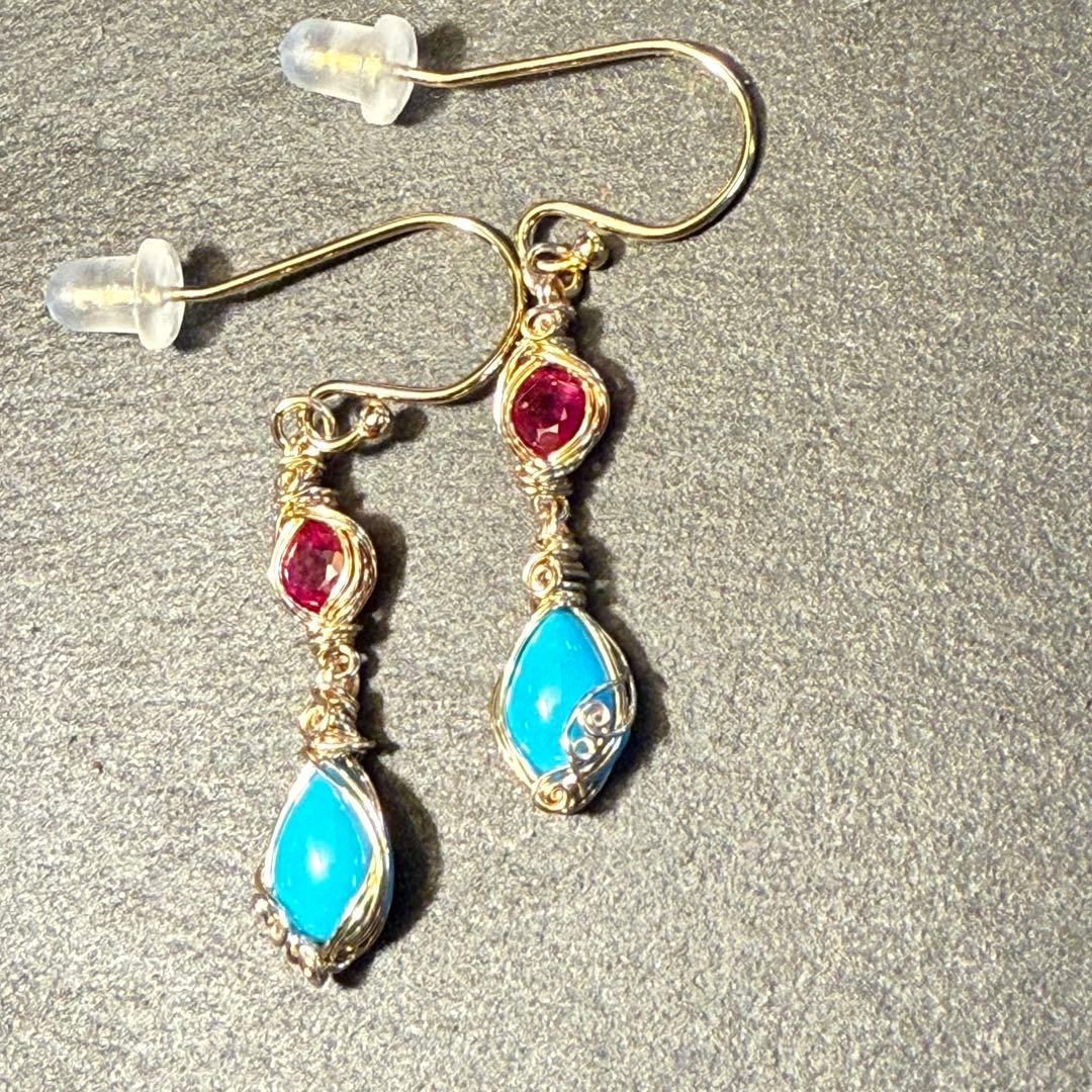 ターコイズとルビーのロングピアス