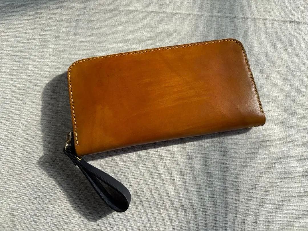 ラウンドファスナー長財布