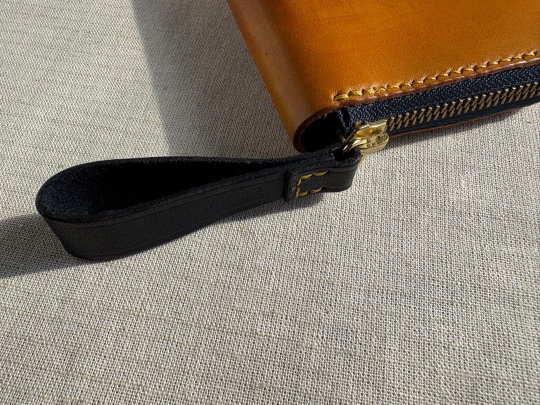 ラウンドファスナー長財布