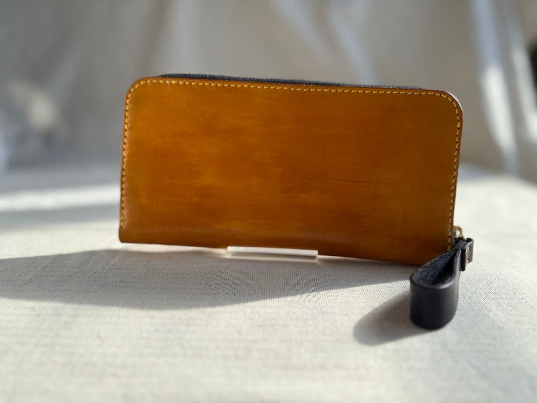 ラウンドファスナー長財布