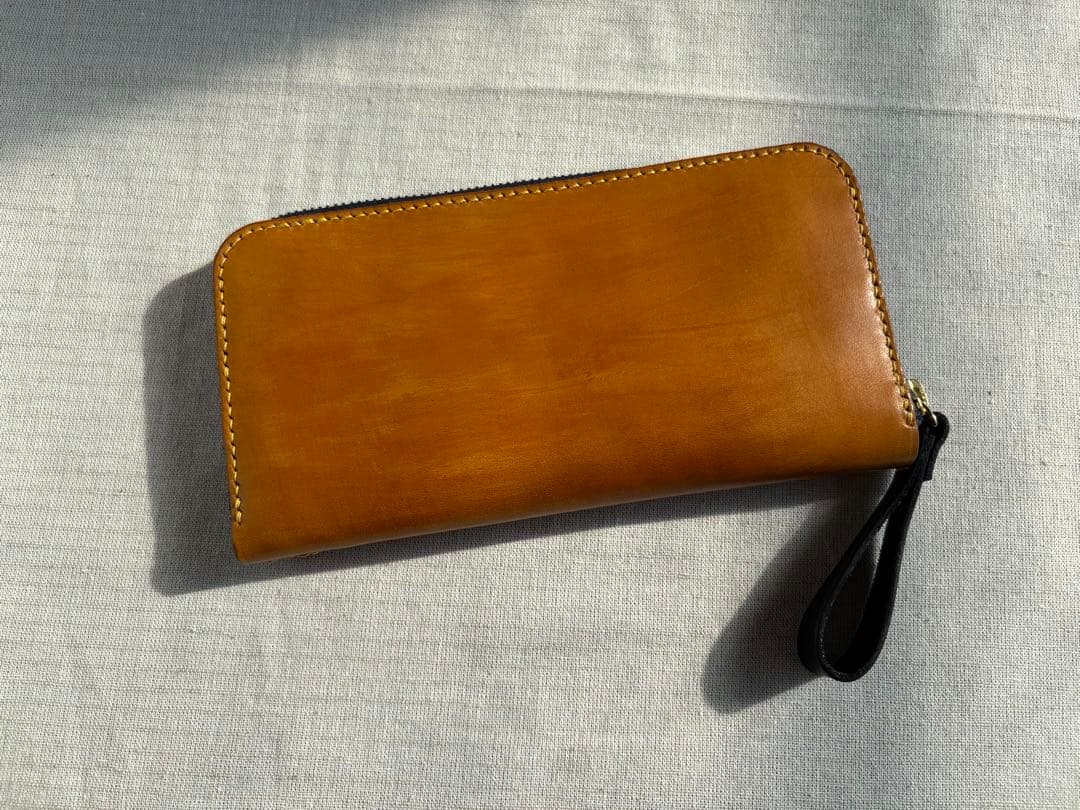 ラウンドファスナー長財布