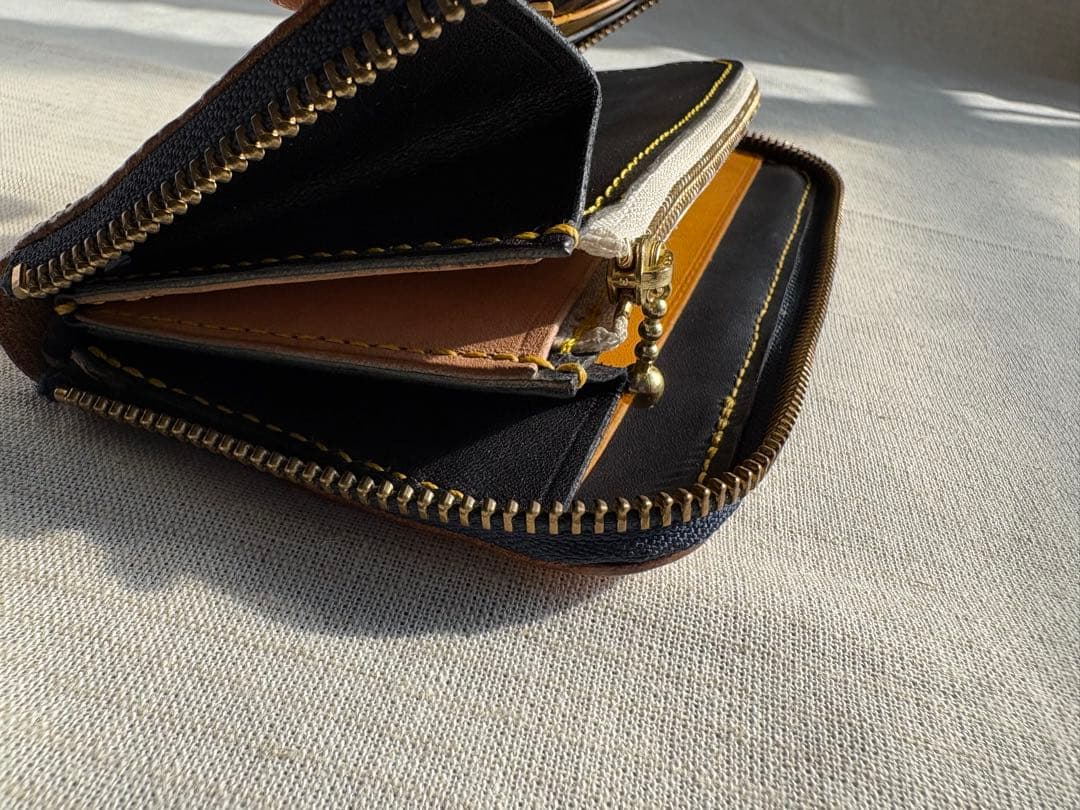 ラウンドファスナー長財布