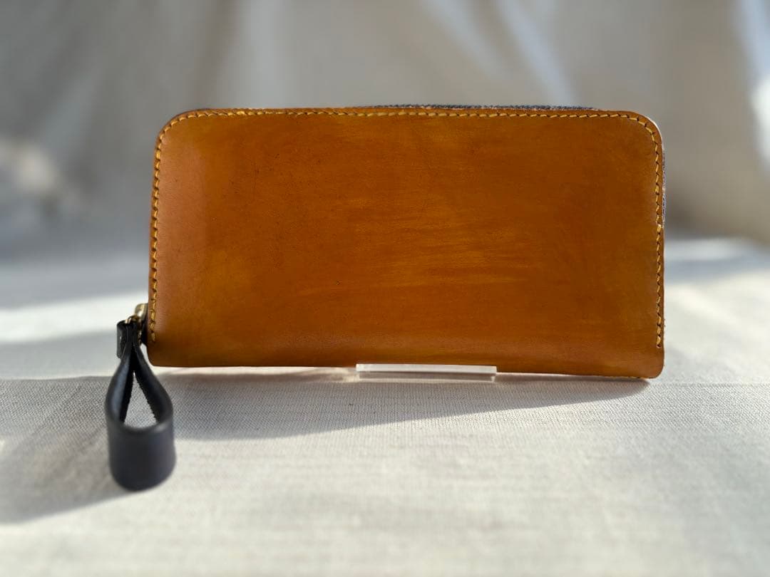 ラウンドファスナー長財布