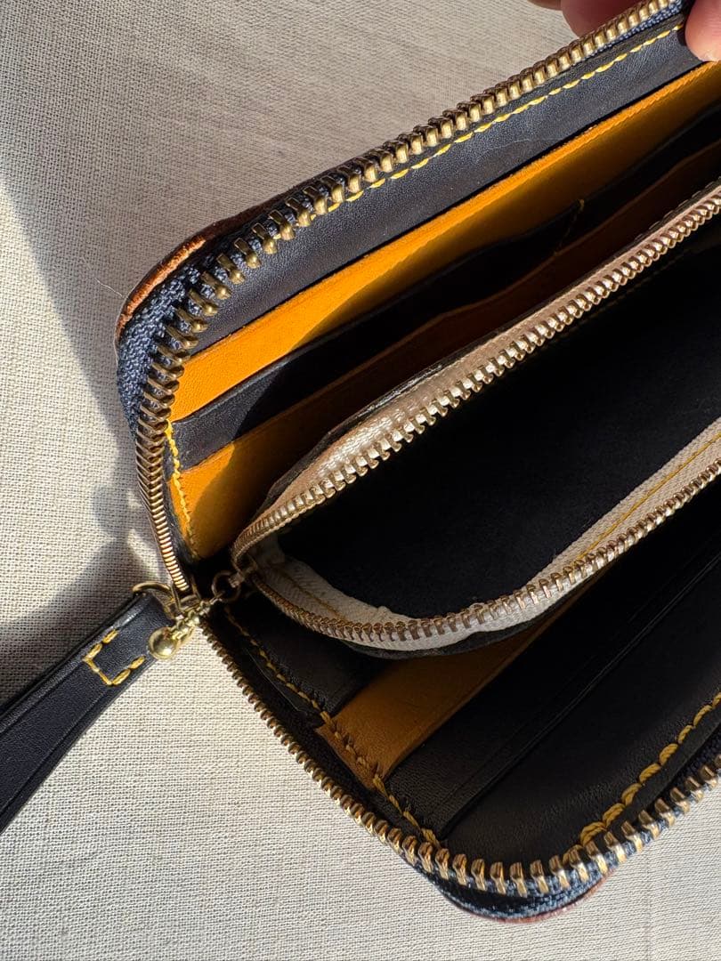 ラウンドファスナー長財布