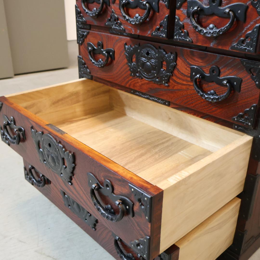 岩谷堂箪笥 欅材 漆塗り 4段チェスト 牡丹 南部鉄器 6杯整理タンス 伝統民芸