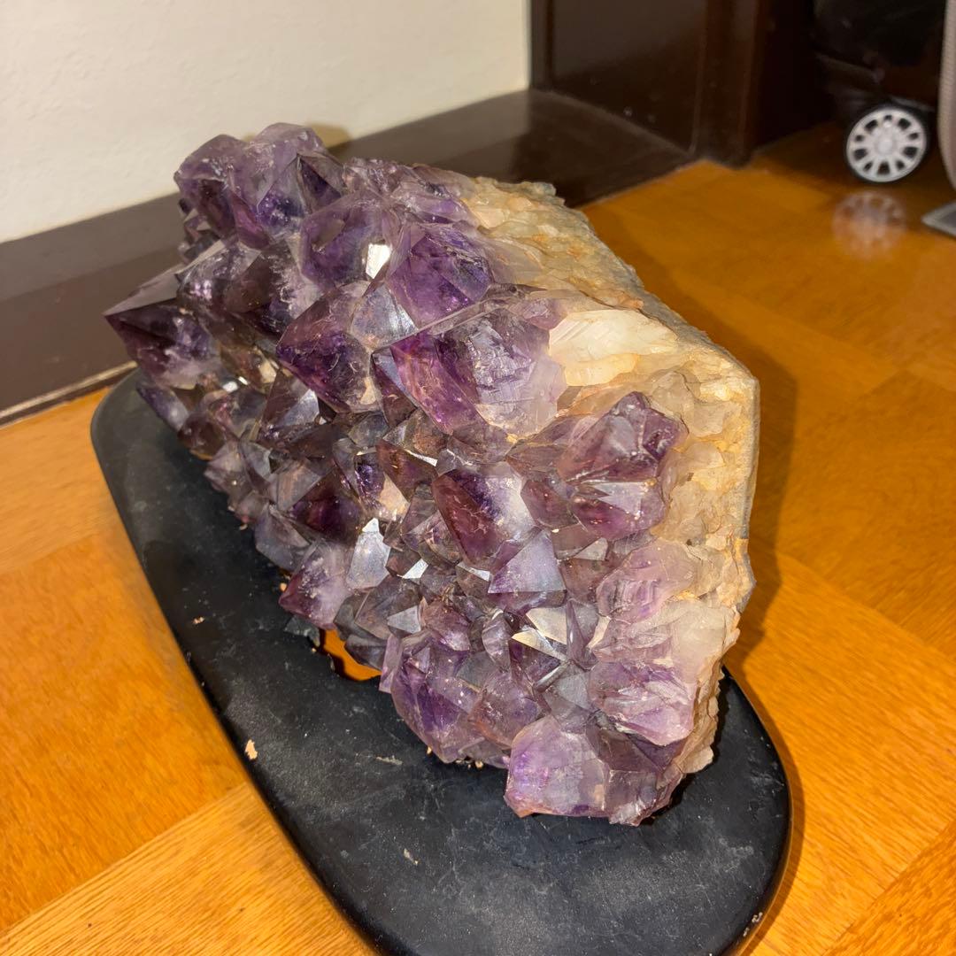 アメジスト クラスター 4.45kg 紫水晶 黒台座付き