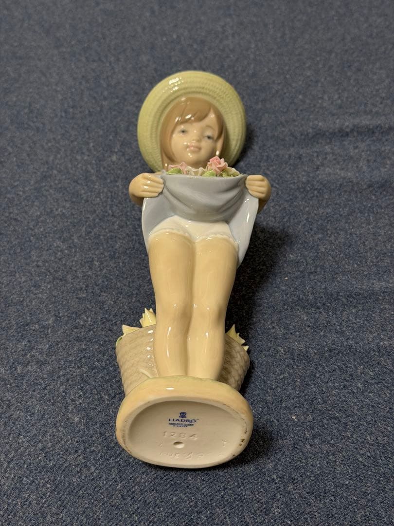 廃盤希少 スカートに花いっぱい LLADRO リヤドロ 少女 アンダーウェア陶器