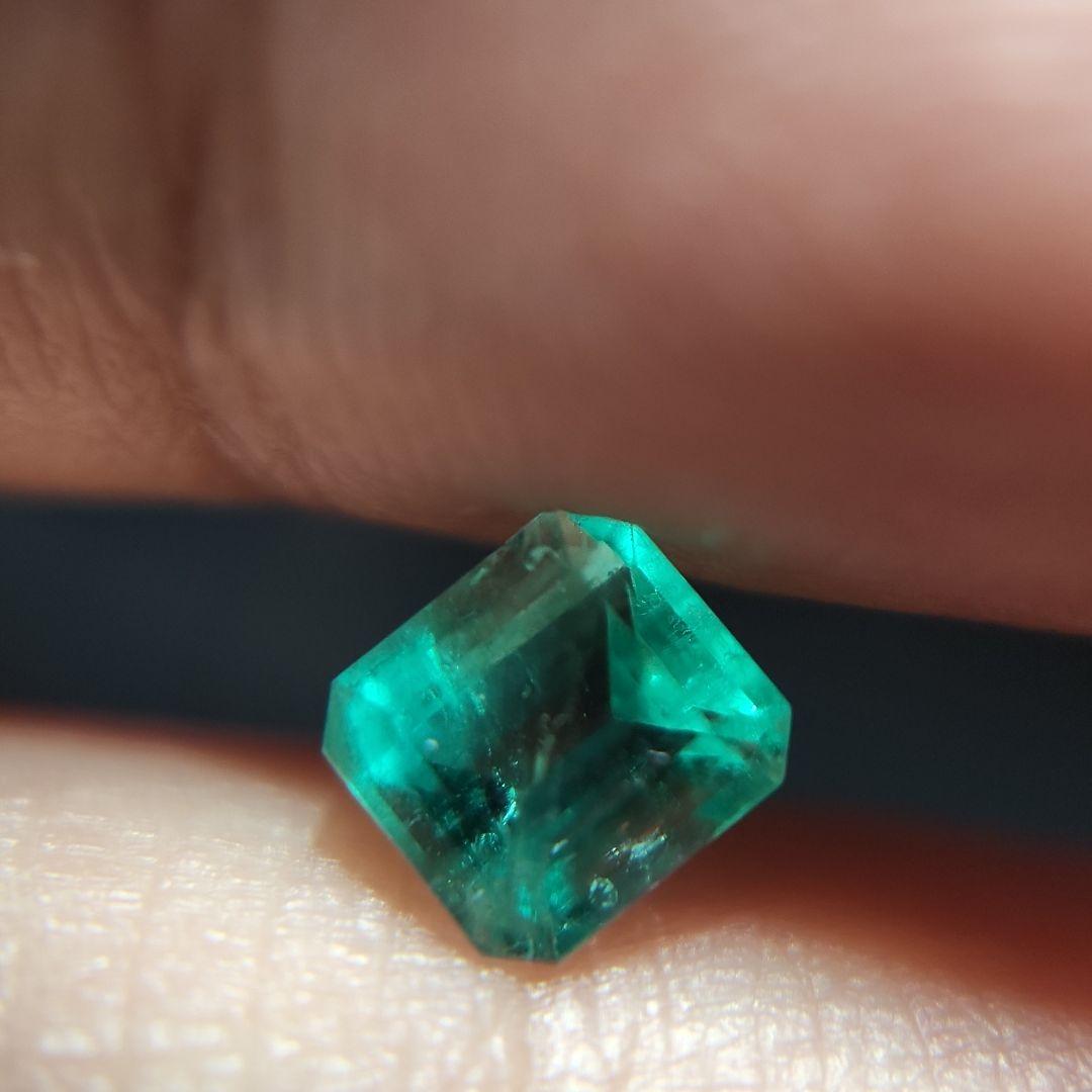 高品質！天然エメラルド 0.830ct