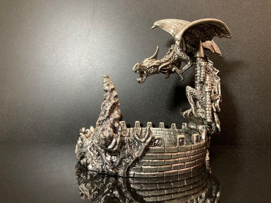 チタン製 城とドラゴン 彫刻 小物入れ アンティーク インテリア 置物 アート
