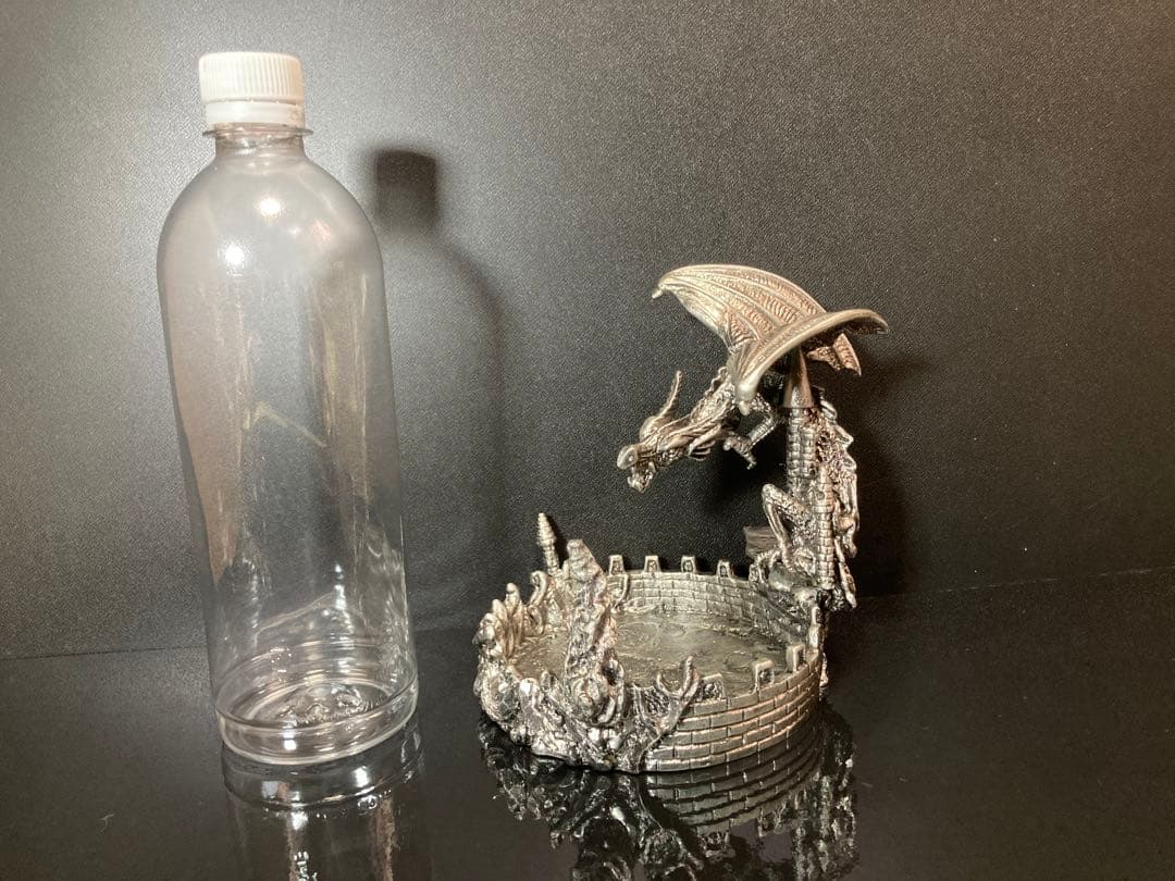 チタン製 城とドラゴン 彫刻 小物入れ アンティーク インテリア 置物 アート