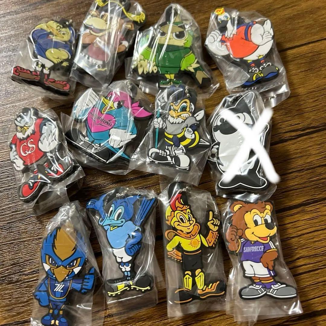 サッカー jリーグ ラバーマスコット キーホルダー - メルカリ