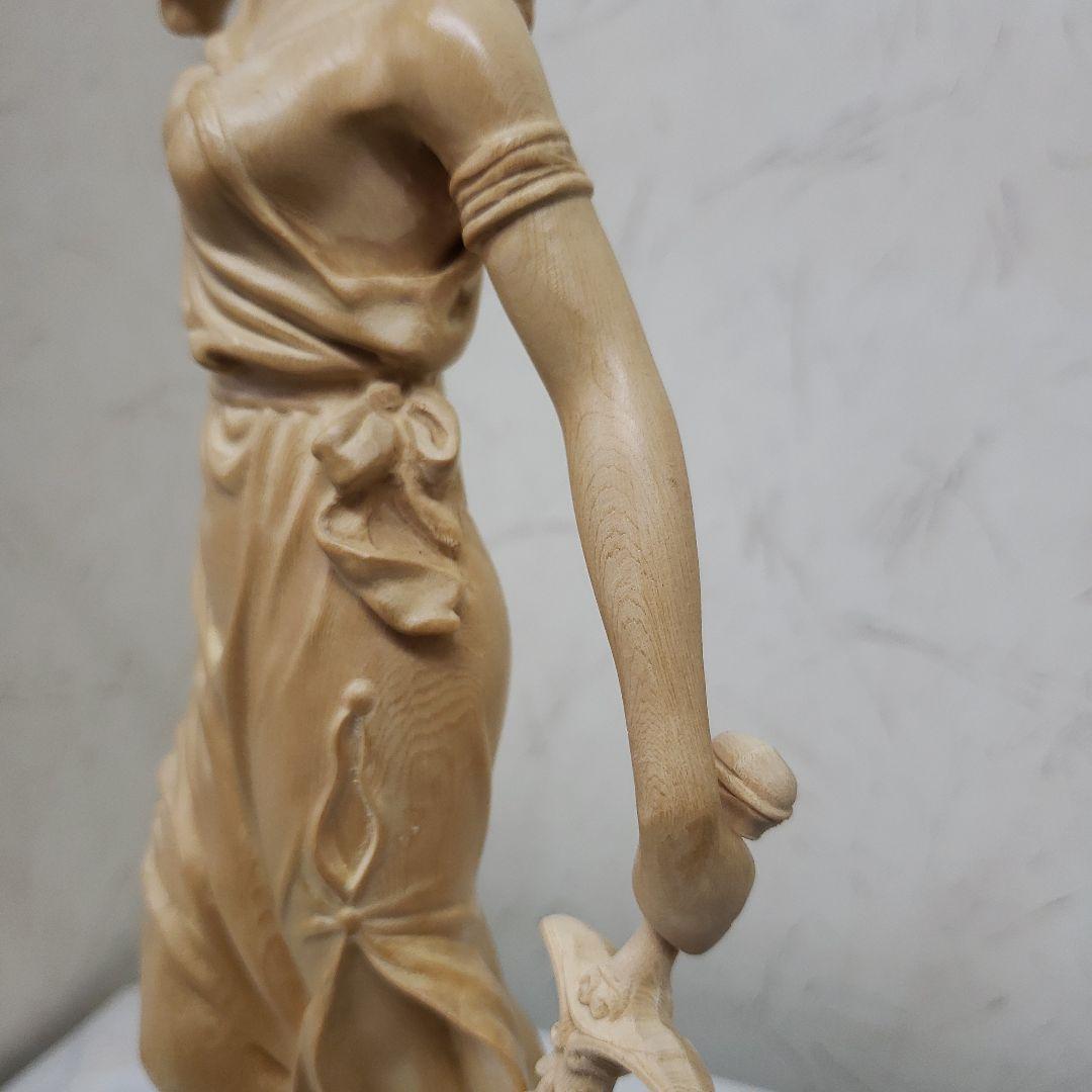 Ｂフライデー蔵出特価希少彫り裁判所のシンボルヒバ材 正義の女神像ユースティティア