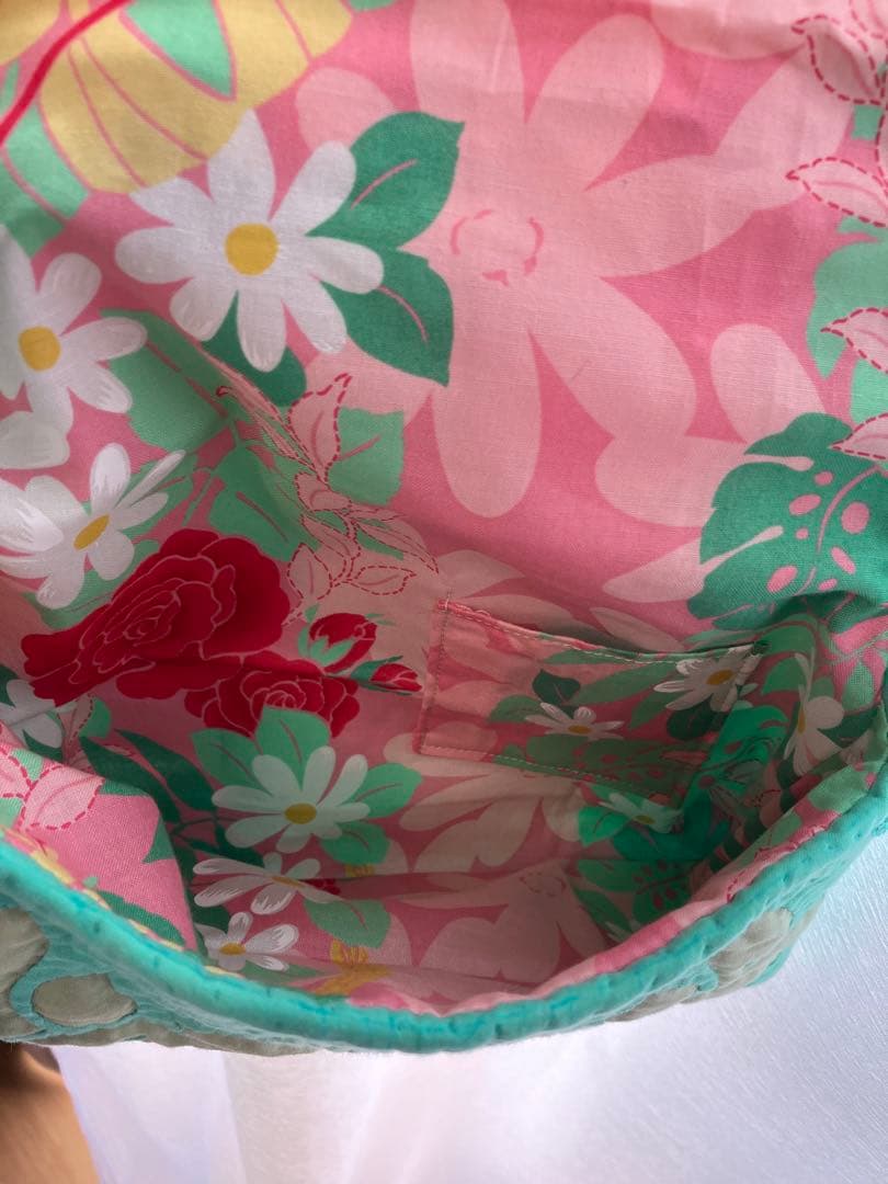 ステンドグラスキルトのバッグ