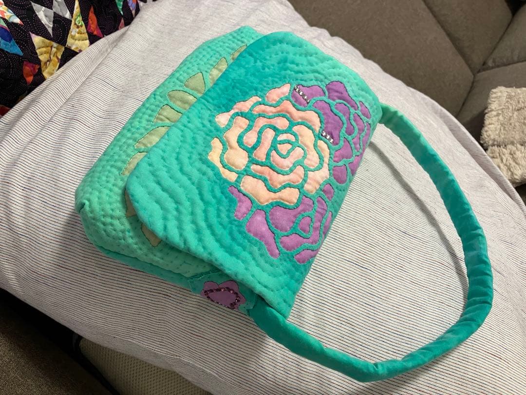 ステンドグラスキルトのバッグ